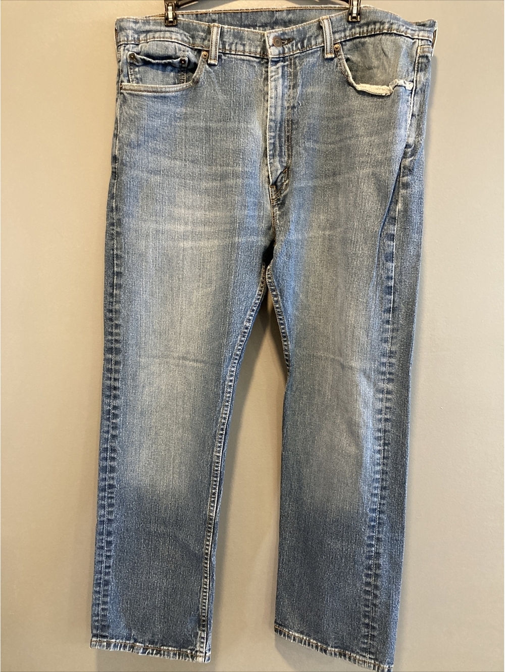 Levi Strauss 505 Mens 40 x 30 Medium Wash Regular Fit Straight Leg Denim Jeans